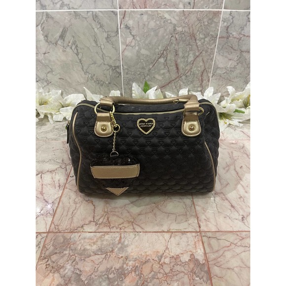 Betsey Johnson Handbags - Betsy Johnson shoulder purse quilted